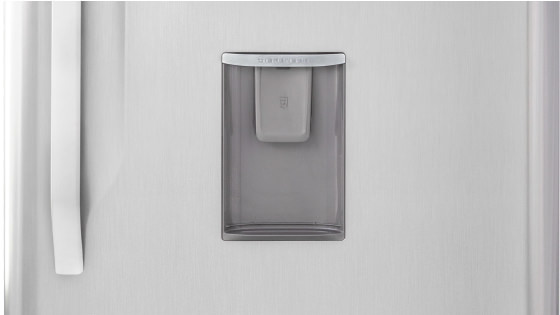 Dispensador de agua con el refrigerador TX70 L+
