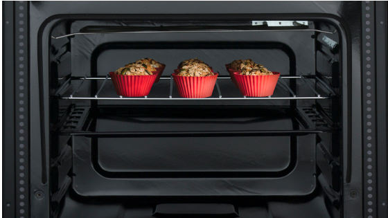 Incluye parrilla y bandeja con el Horno FHE 1060 NE