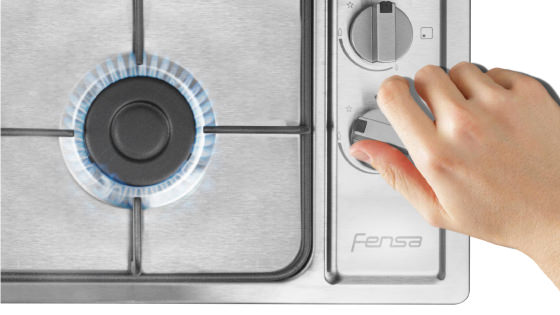 Encendido eléctrico incorporado en cada perilla con la Encimera FCE 4E