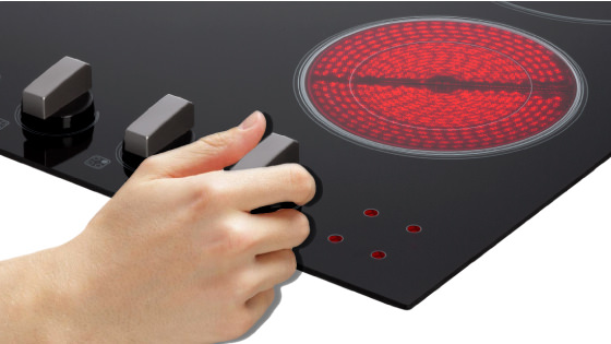 Potencia regulada manualmente mediante perillas con la Encimera FEV 4D